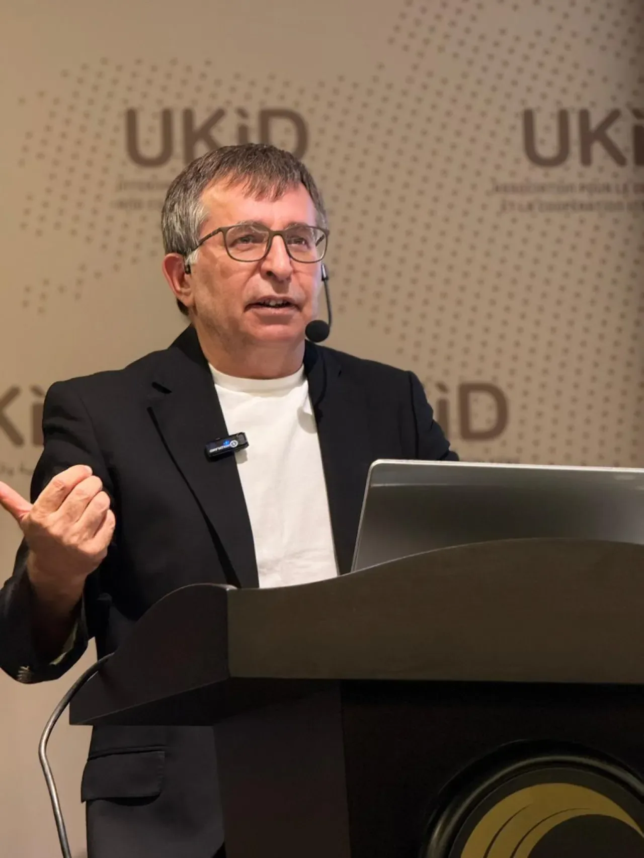 Ümraniye Kaymakamı Yüksel Çelik, Prof. Dr. Erol Güngör Anma Programı'na Katıldı Ümraniye Kaymakamı Yüksel Çelik, Prof. Dr. Erol Güngör Anma Programı'na Katıldı