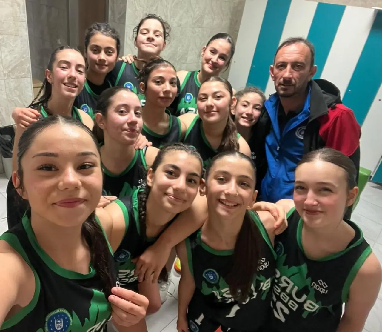 Bursa Büyükşehir Belediyespor U14 Küçük Kızlar, Gemlik Basketbol'u Farklı Mağlup Etti Bursa Büyükşehir Belediyespor U14 Küçük Kızlar, Gemlik Basketbol'u Farklı Mağlup Etti