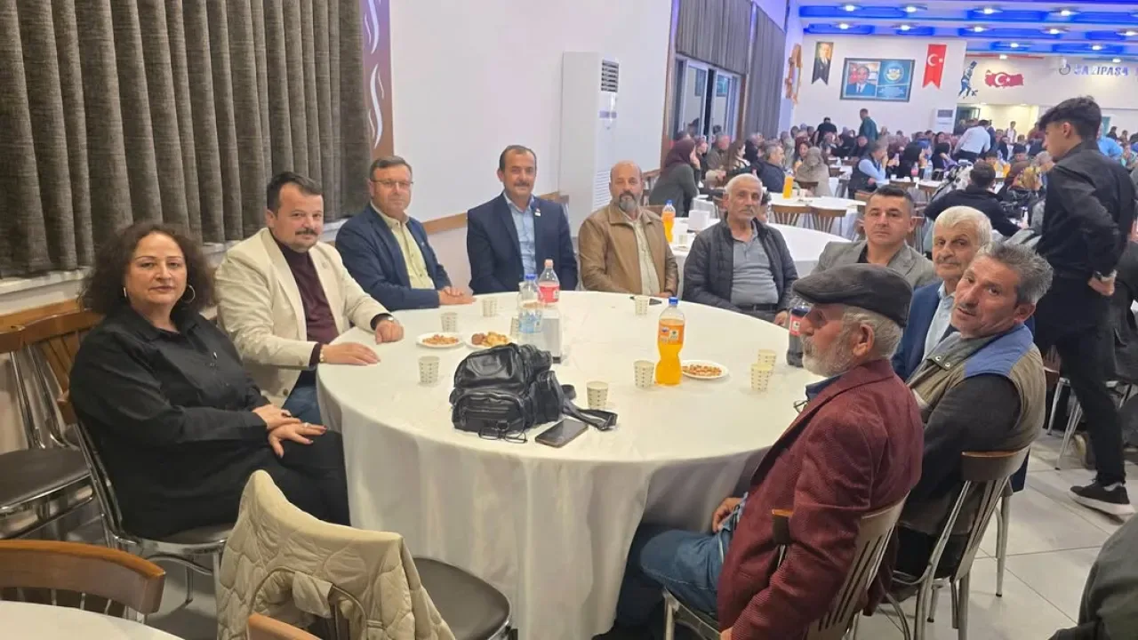 İYİ Parti Gazipaşa İlçe Başkanı Mehmet Ali Çomruk ve Yönetimi Düğün Töreninde İYİ Parti Gazipaşa İlçe Başkanı Mehmet Ali Çomruk ve Yönetimi Düğün Töreninde