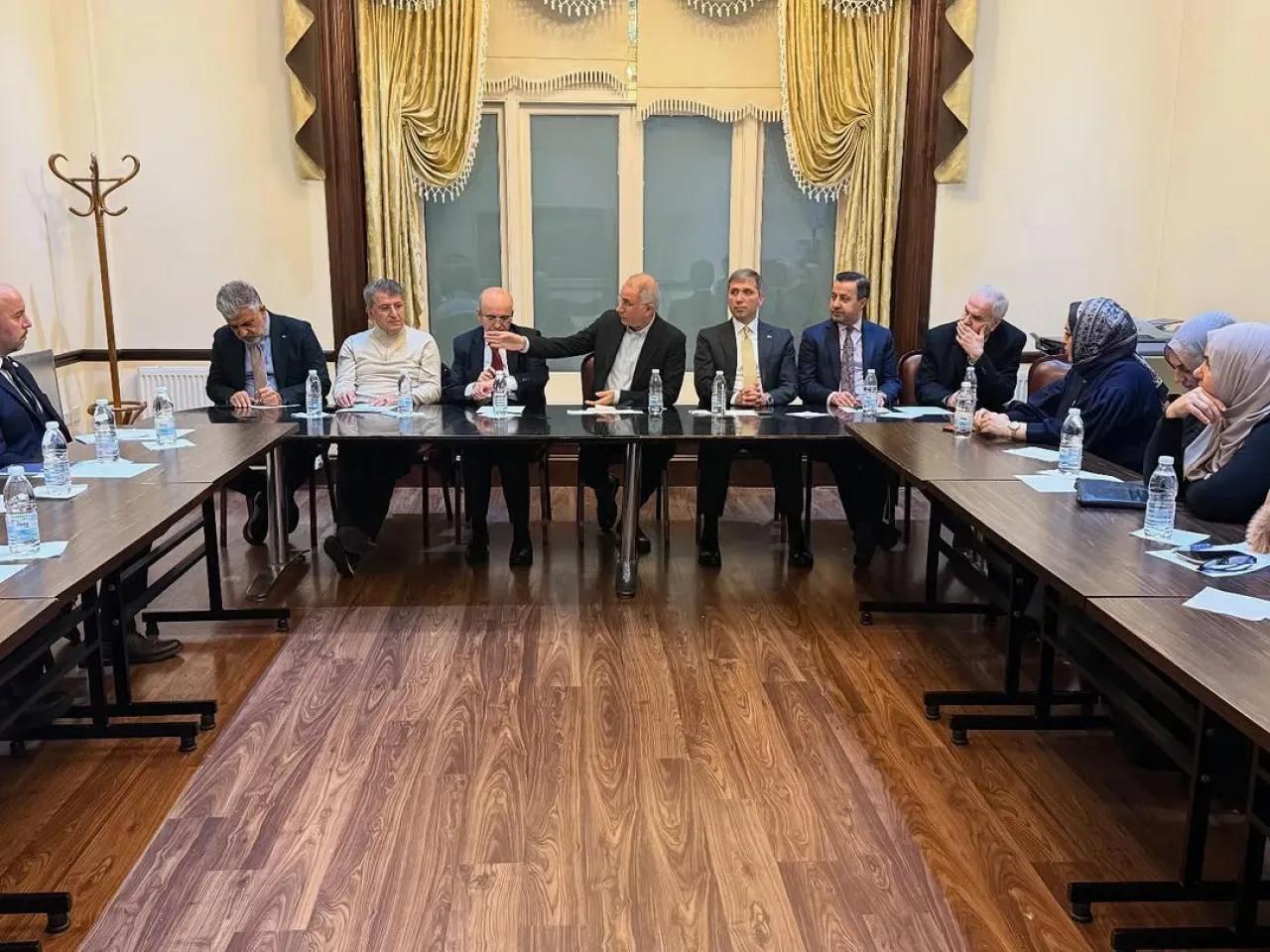 Efkan Ala, Londra'da Türk Diasporası ile Yeni Dönem Hedeflerini Görüştü Efkan Ala, Londra'da Türk Diasporası ile Yeni Dönem Hedeflerini Görüştü
