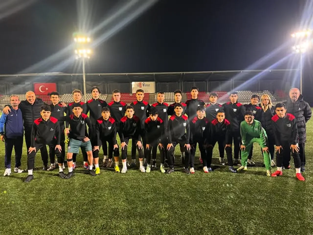 Esenler Oruç Reis Spor Kulübü U16 Takımı Kemerburgaz'da Sahne Alacak Esenler Oruç Reis Spor Kulübü U16 Takımı Kemerburgaz'da Sahne Alacak