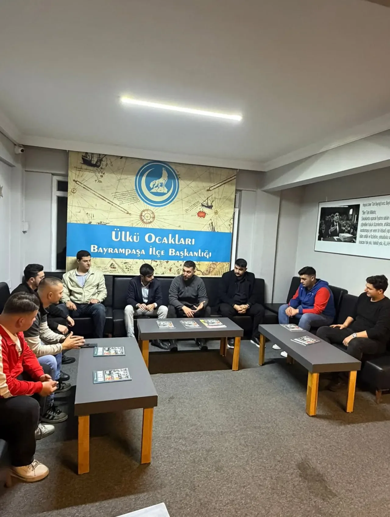 Bayrampaşa Ülkü Ocakları'nda Dokuz Işık Doktrini Semineri Düzenlendi Bayrampaşa Ülkü Ocakları'nda Dokuz Işık Doktrini Semineri Düzenlendi