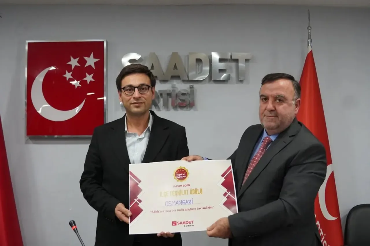 Saadet Partisi Bursa'da Kasım Ayının En Başarılı İlçe Teşkilatlarını Ödüllendirdi Saadet Partisi Bursa'da Kasım Ayının En Başarılı İlçe Teşkilatlarını Ödüllendirdi