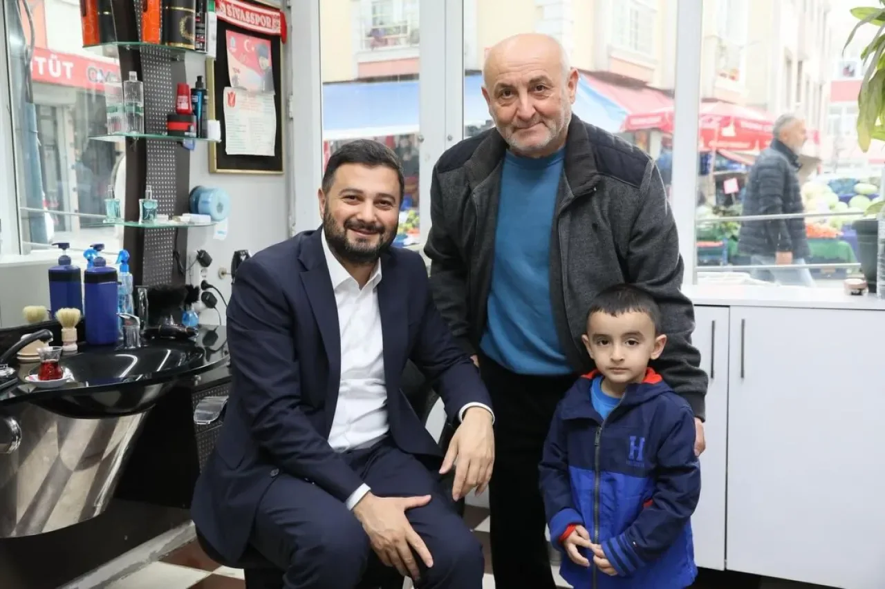Kağıthane Belediye Başkanı Mevlüt Öztekin, Seyrantepe Mahallesi'nde Esnaf ve Vatandaşlarla Buluştu Kağıthane Belediye Başkanı Mevlüt Öztekin, Seyrantepe Mahallesi'nde Esnaf ve Vatandaşlarla Buluştu
