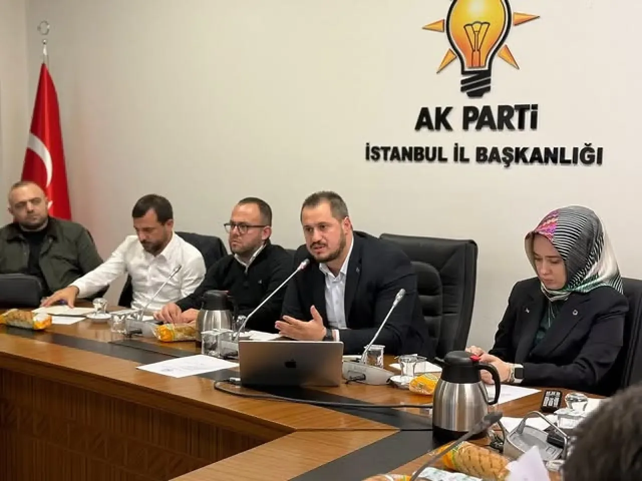 AK Parti Kağıthane İstihdam Komisyonu Toplantısı Gerçekleştirildi AK Parti Kağıthane İstihdam Komisyonu Toplantısı Gerçekleştirildi