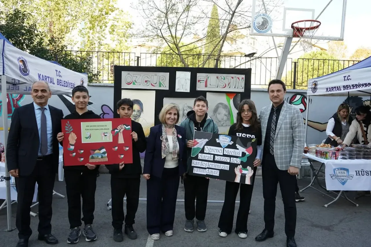Kartal'da Filistin İçin Düzenlenen Kermese Milli Eğitim'den Ziyaret Kartal'da Filistin İçin Düzenlenen Kermese Milli Eğitim'den Ziyaret