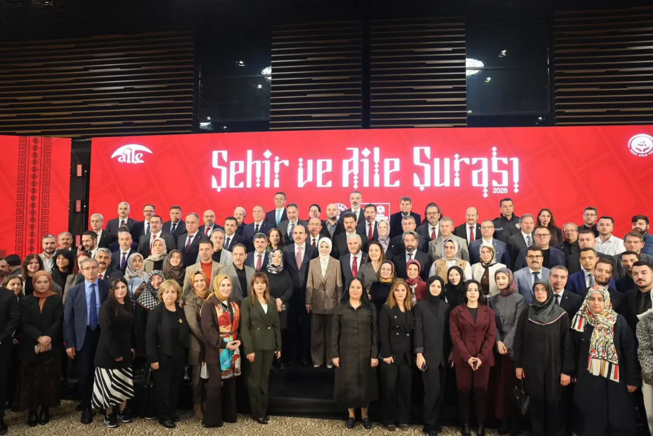 Konya'da Aile ve Şehir Temalı Önemli Şura Düzenlendi Konya'da Aile ve Şehir Temalı Önemli Şura Düzenlendi