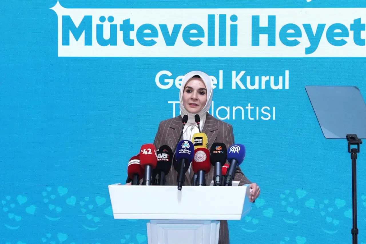 Mahinur Özdemir, Otizmli Bireylerin Eğitimi İçin Yapılan Çalışmalara Destek Verdi Mahinur Özdemir, Otizmli Bireylerin Eğitimi İçin Yapılan Çalışmalara Destek Verdi