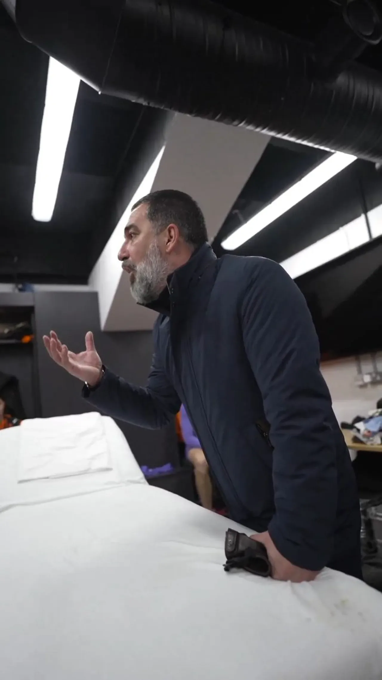 Arda Turan'dan Shamrock Maçı Sonrası Duygusal Soyunma Odası Konuşması Arda Turan'dan Shamrock Maçı Sonrası Duygusal Soyunma Odası Konuşması