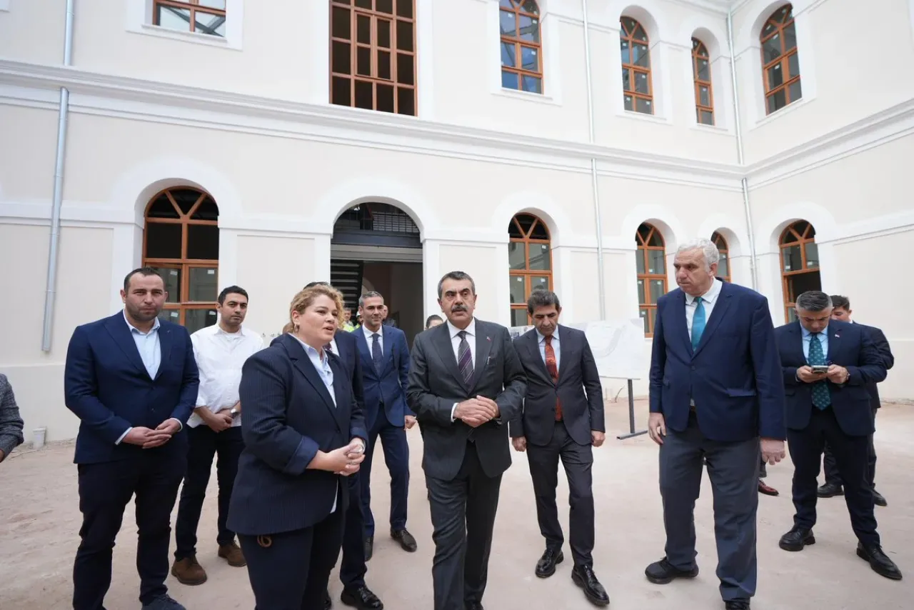 Milli Eğitim Bakanlığı, Öğretmen ve Yönetici Eğitiminde Yeni Bir Dönem Başlatıyor Milli Eğitim Bakanlığı, Öğretmen ve Yönetici Eğitiminde Yeni Bir Dönem Başlatıyor