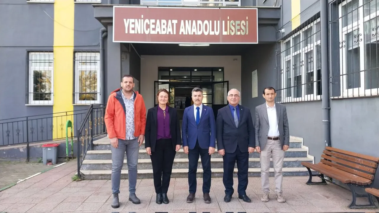 Bursa Osmangazi İlçe Milli Eğitim Müdürü Metin Sezer, Yeniceabat Anadolu Lisesi'nde Bursa Osmangazi İlçe Milli Eğitim Müdürü Metin Sezer, Yeniceabat Anadolu Lisesi'nde