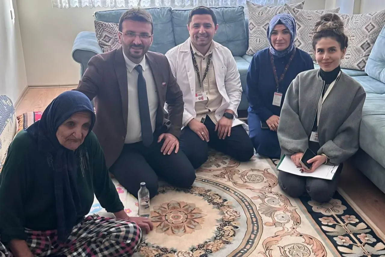 Konya Şehir Hastanesi'nde Evde Sağlık Hizmetleri Kesintisiz Sürüyor Konya Şehir Hastanesi'nde Evde Sağlık Hizmetleri Kesintisiz Sürüyor