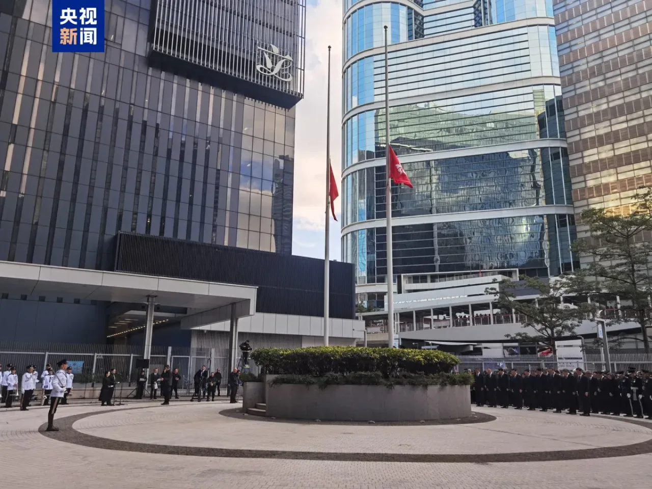 Hong Kong'da Konut Yangını Kurbanları Anıldı Hong Kong'da Konut Yangını Kurbanları Anıldı