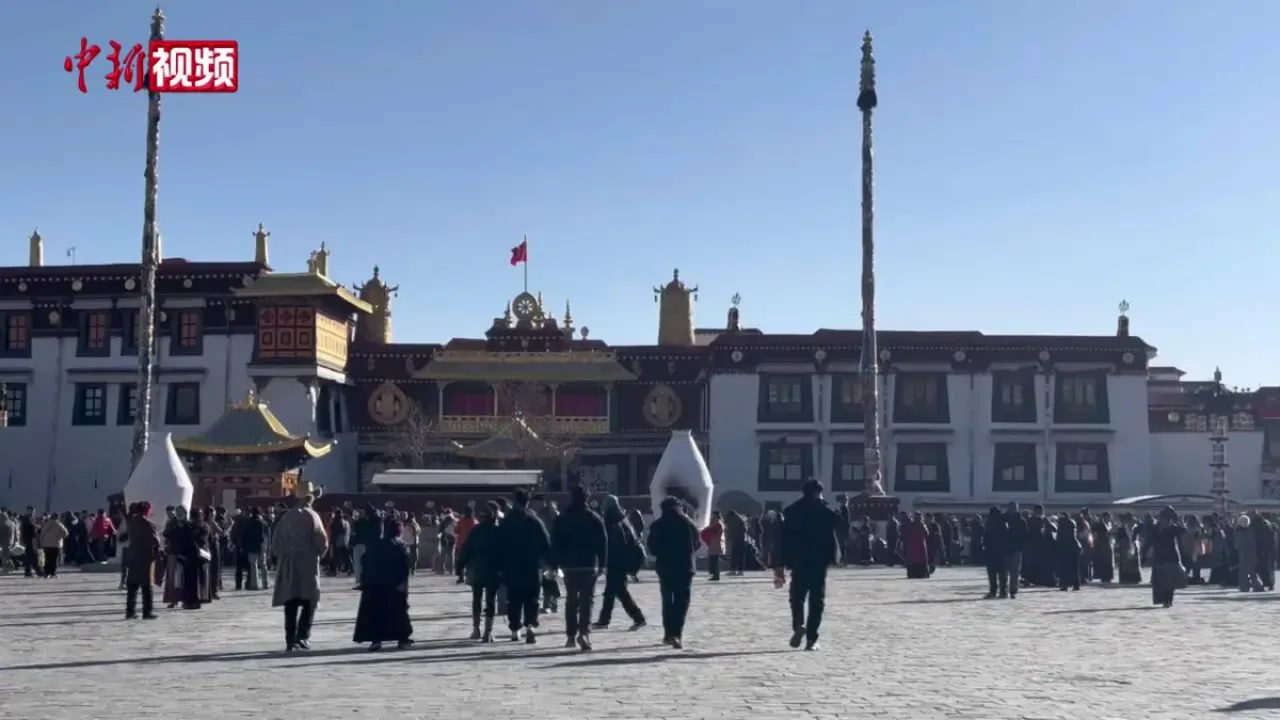 Lhasa'da Pal Lhamo Festivali Coşkuyla Kutlanıyor: Bin Yıllık Aşk Efsanesi Yaşatılıyor Lhasa'da Pal Lhamo Festivali Coşkuyla Kutlanıyor: Bin Yıllık Aşk Efsanesi Yaşatılıyor