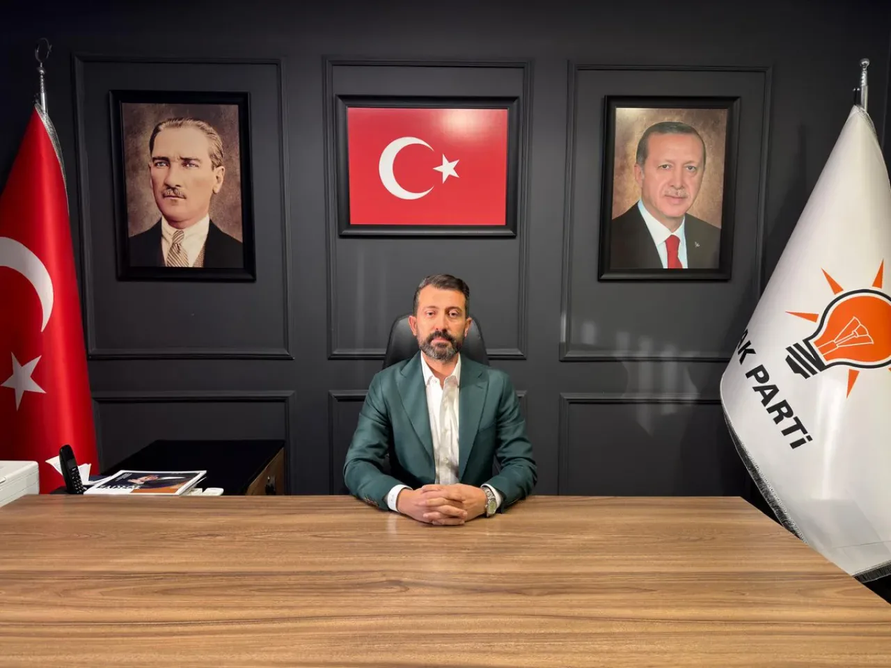 AK Parti Adana İl Başkanlığı Vatandaş Görüşlerine Açık AK Parti Adana İl Başkanlığı Vatandaş Görüşlerine Açık