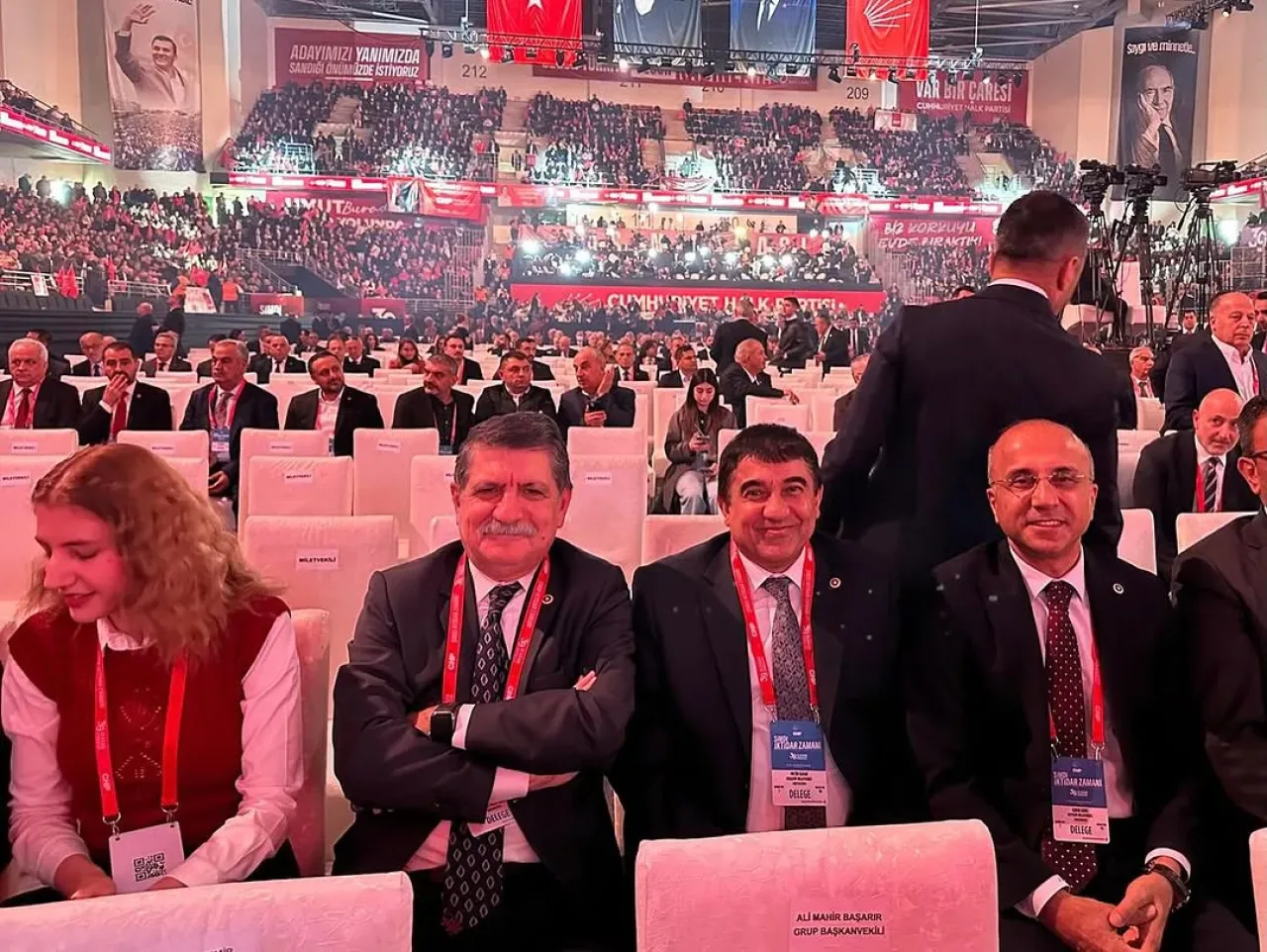 Cumhuriyet Halk Partisi 39. Olağan Kurultayı'nın İkinci Gününde "Değişim" Vurgusu Cumhuriyet Halk Partisi 39. Olağan Kurultayı'nın İkinci Gününde "Değişim" Vurgusu
