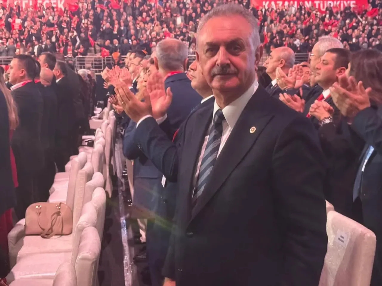CHP 39. Olağan Kurultayı ile Türkiye'yi Yönetmeye Hazır Olduğunu Duyurdu CHP 39. Olağan Kurultayı ile Türkiye'yi Yönetmeye Hazır Olduğunu Duyurdu
