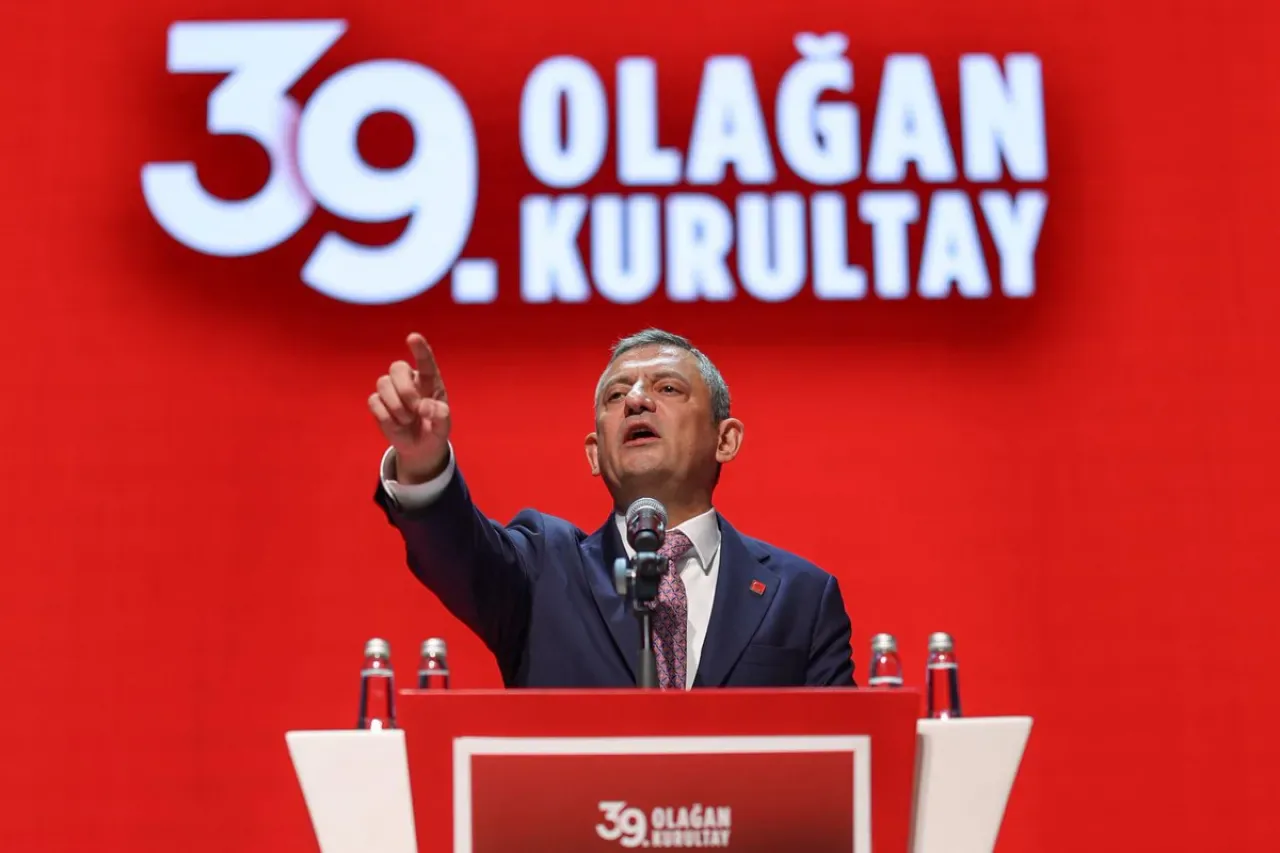 CHP'li Barut: "Atatürk'ün Ateşini Söndürmeye Kimsenin Gücü Yetmeyecek" CHP'li Barut: "Atatürk'ün Ateşini Söndürmeye Kimsenin Gücü Yetmeyecek"