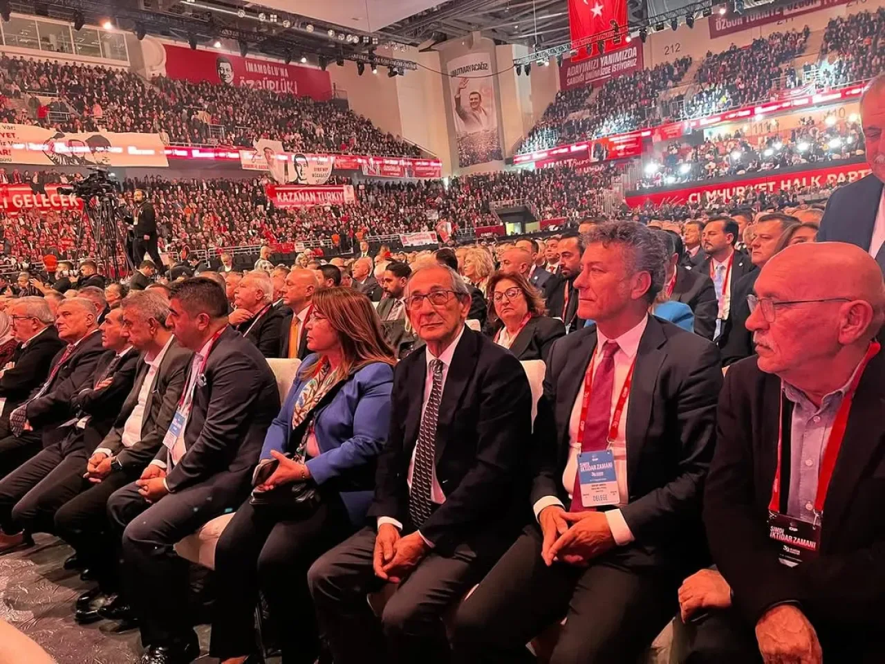 CHP'nin 39. Olağan Kurultayı'nda Demokrasi ve Adalet Vurgusu CHP'nin 39. Olağan Kurultayı'nda Demokrasi ve Adalet Vurgusu