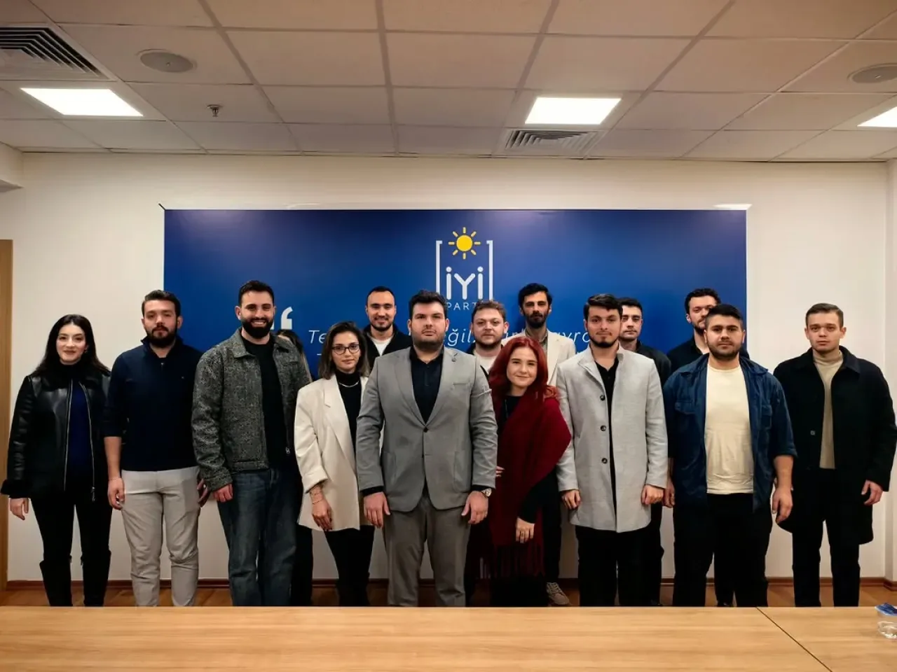 İYİ Gençlik İstanbul, Yeni Yönetimi ile Divan Toplantısını Gerçekleştirdi İYİ Gençlik İstanbul, Yeni Yönetimi ile Divan Toplantısını Gerçekleştirdi