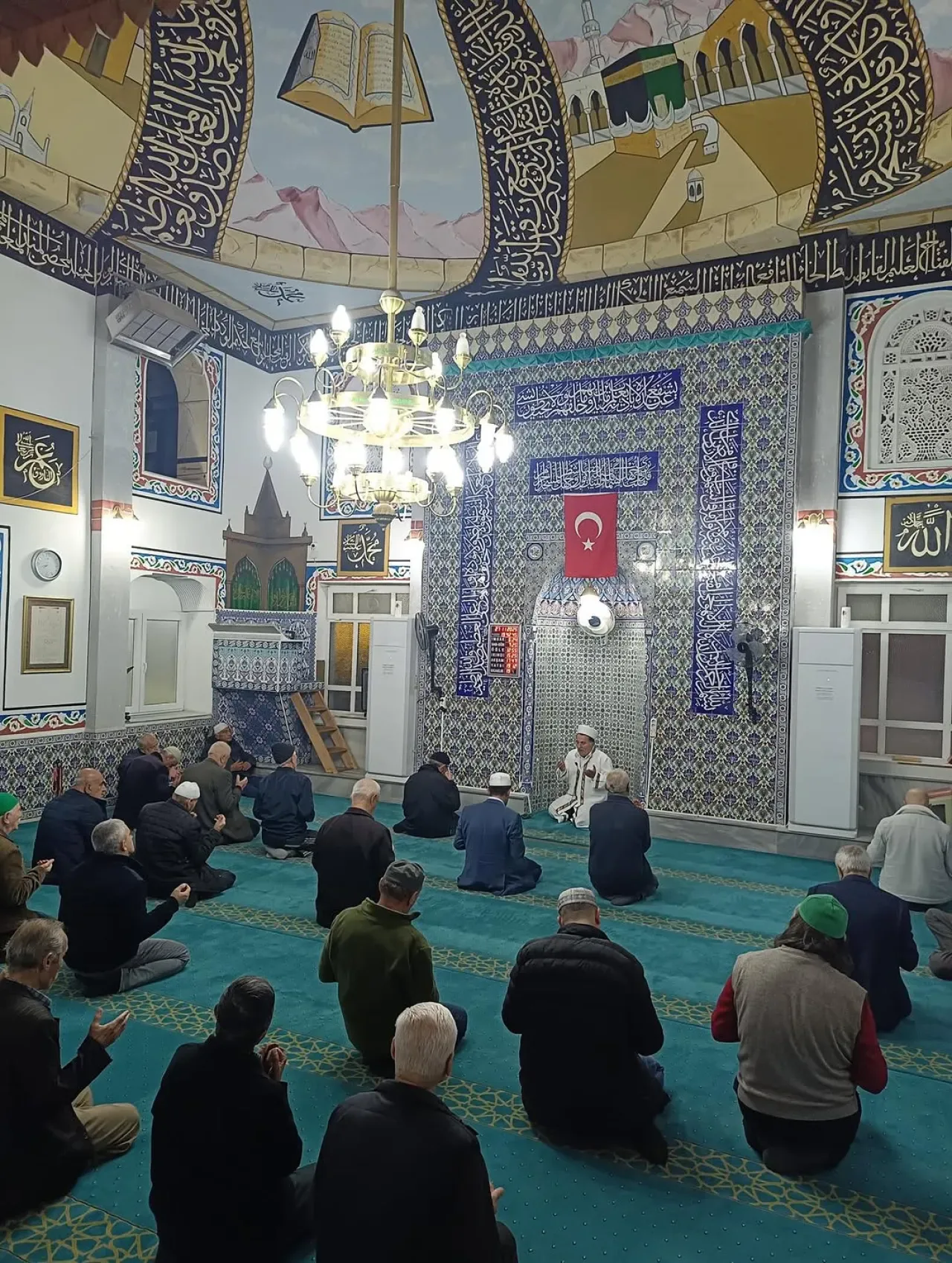 Cuma Geceleri Ailece Camide Buluşuyoruz Etkinliği Gemlik'te Yoğun İlgi Gördü Cuma Geceleri Ailece Camide Buluşuyoruz Etkinliği Gemlik'te Yoğun İlgi Gördü