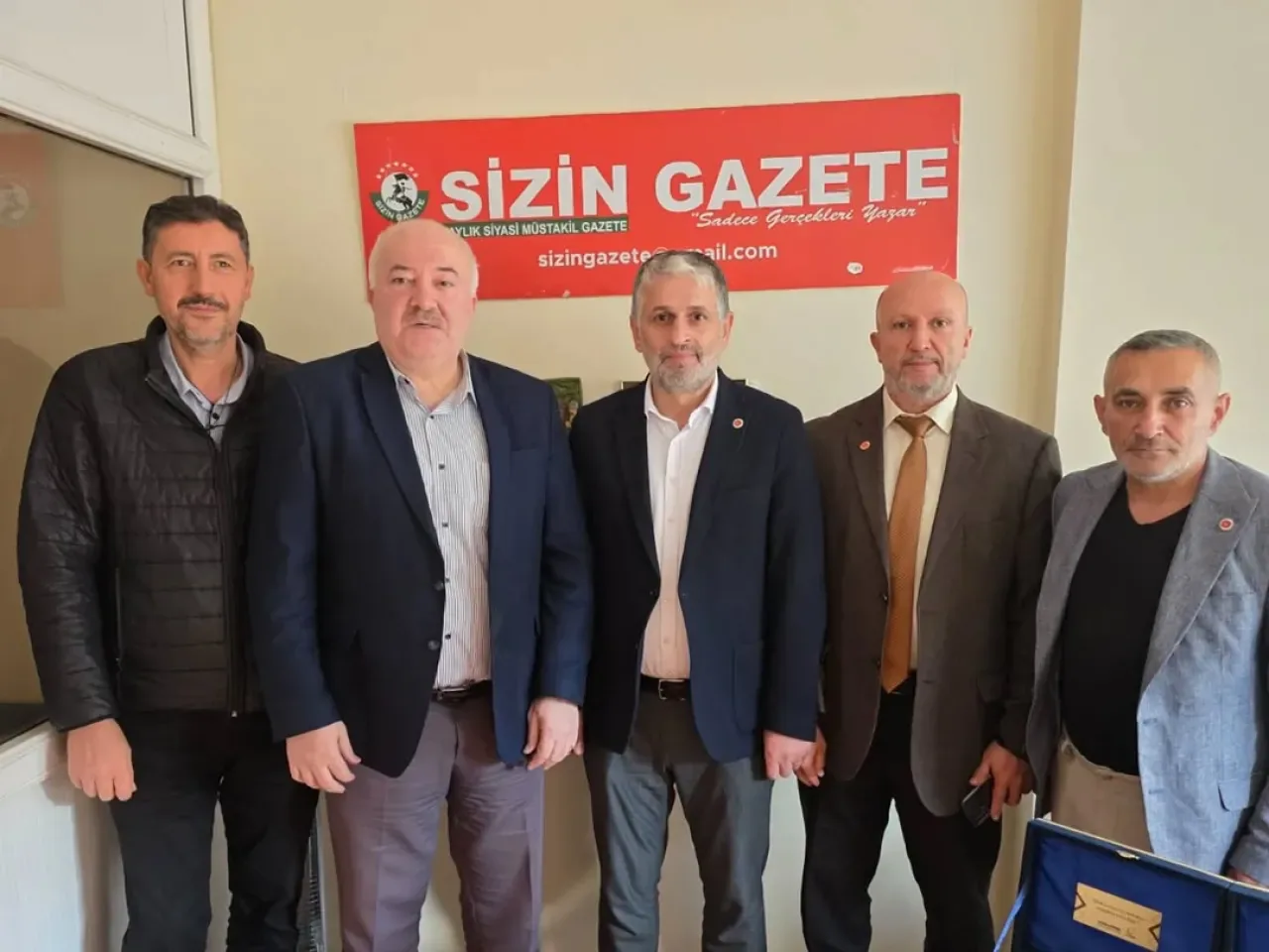 Saadet Partisi Bursa İl Başkanı Hamza Gürsel, Sizin Gazete'yi Ziyaret Etti Saadet Partisi Bursa İl Başkanı Hamza Gürsel, Sizin Gazete'yi Ziyaret Etti