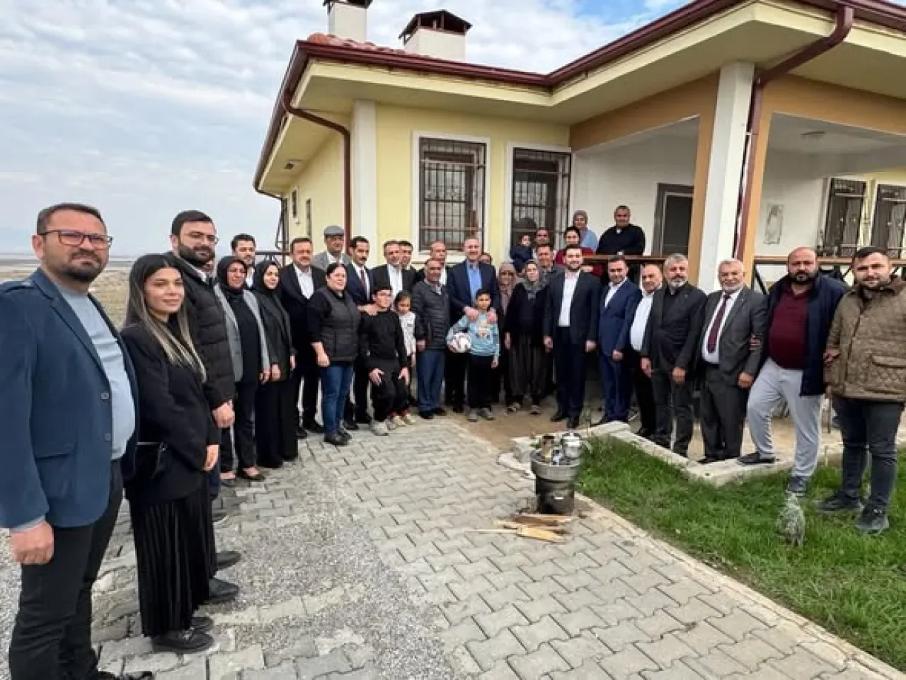 AK Parti İlçe Ziyareti: İslahiye'de Deprem Konutlarında İnceleme AK Parti İlçe Ziyareti: İslahiye'de Deprem Konutlarında İnceleme