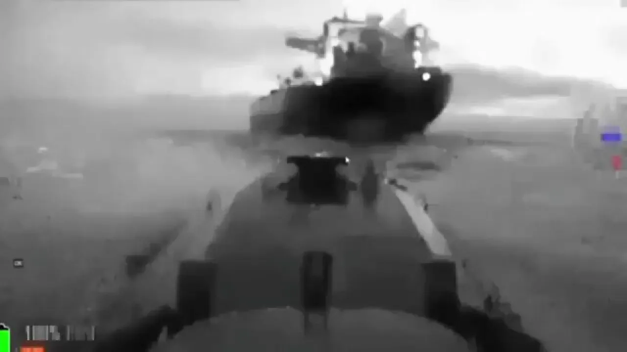 Ukrayna İstihbaratından Karadeniz'deki Gemi Saldırısı Görüntüleri Ukrayna İstihbaratından Karadeniz'deki Gemi Saldırısı Görüntüleri