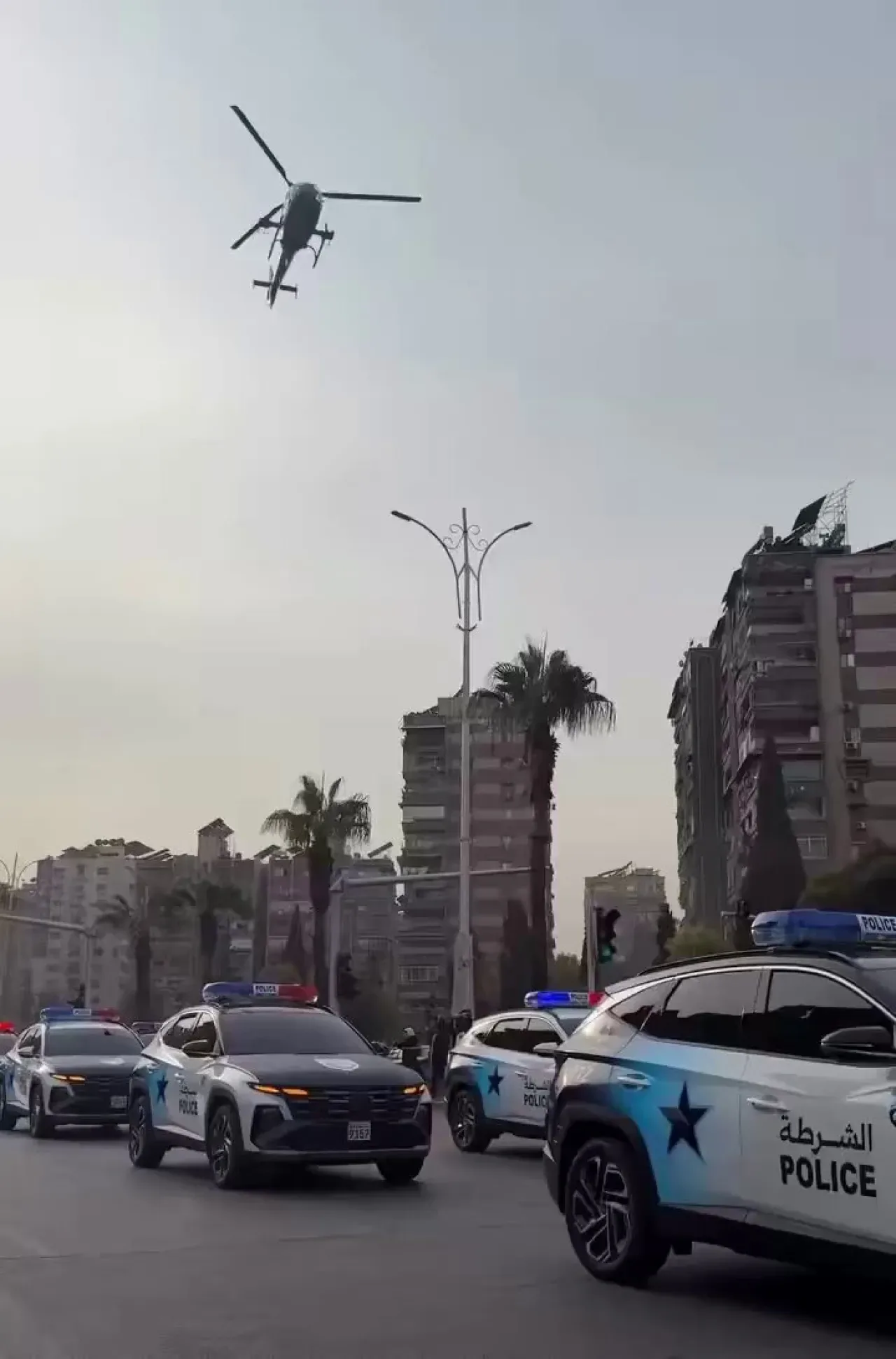 Suriye İçişleri Bakanlığı'na Çok Sayıda Yeni Polis Aracı Teslim Edildi Suriye İçişleri Bakanlığı'na Çok Sayıda Yeni Polis Aracı Teslim Edildi