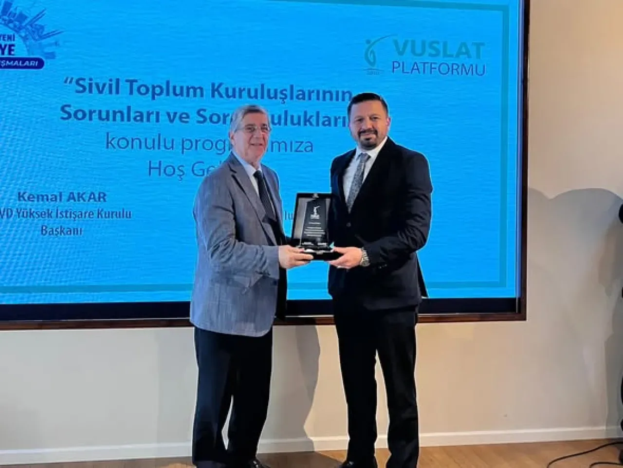 Balıkesir'de Sivil Toplum Kuruluşları ve Gönüllülük Kültürü Masaya Yatırıldı Balıkesir'de Sivil Toplum Kuruluşları ve Gönüllülük Kültürü Masaya Yatırıldı