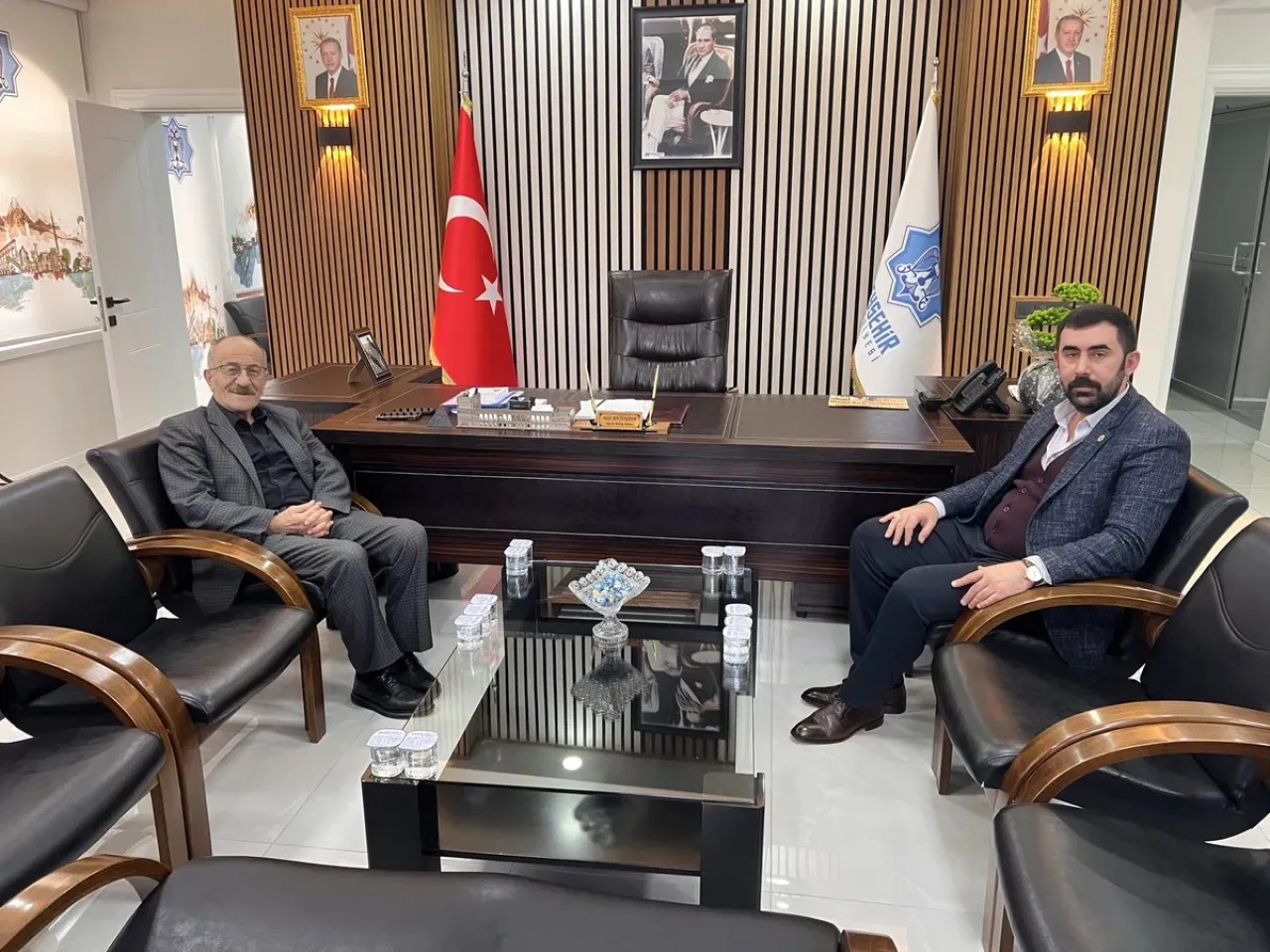Beyşehir Belediye Başkanı Adil Bayındır'ın Hizmet Aşkı ve Vizyonu Beyşehir Belediye Başkanı Adil Bayındır'ın Hizmet Aşkı ve Vizyonu