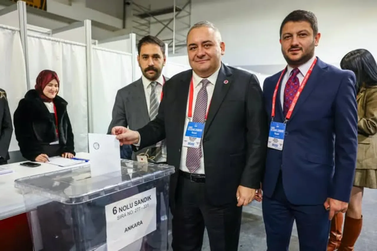 CHP'nin 39. Olağan Kurultayı Gerçekleşti CHP'nin 39. Olağan Kurultayı Gerçekleşti