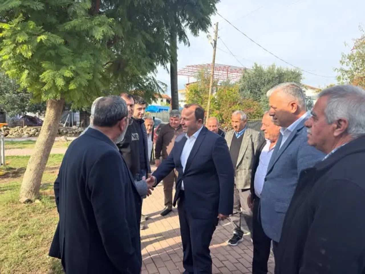 AK Parti Antalya Milletvekili İbrahim Ethem Taş, Aksu'da Teşkilat ve Hemşehrileriyle Bir Araya Geldi AK Parti Antalya Milletvekili İbrahim Ethem Taş, Aksu'da Teşkilat ve Hemşehrileriyle Bir Araya Geldi