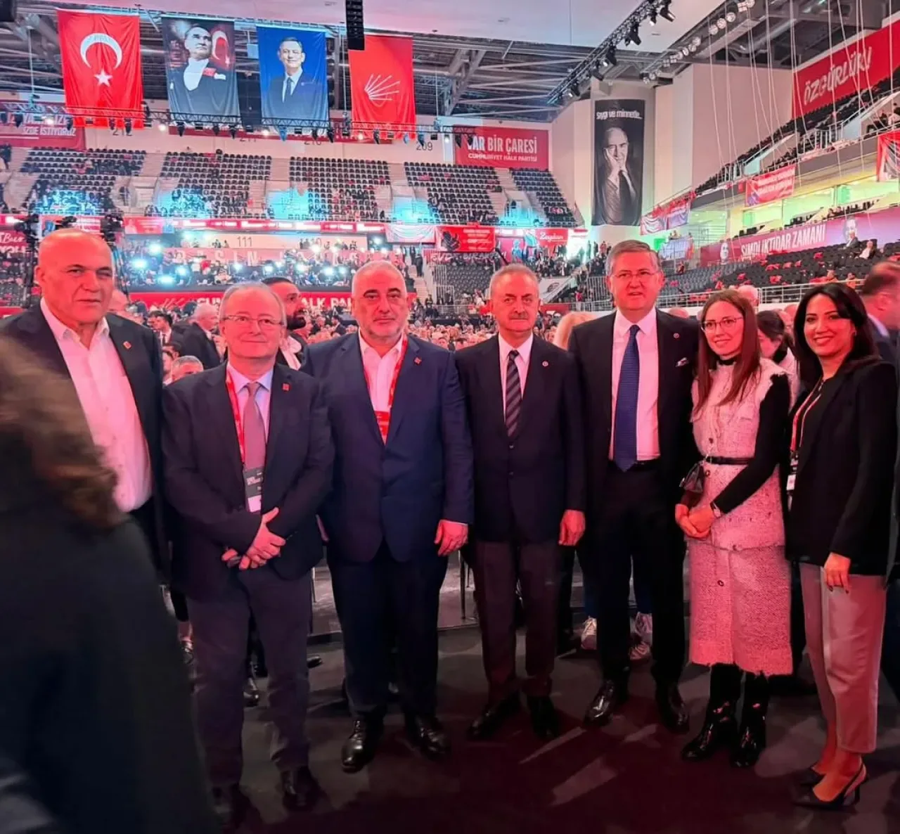 Cumhuriyet Halk Partisi'nin 39. Olağan Kurultayı Coşku ve Birlik Mesajıyla Başladı Cumhuriyet Halk Partisi'nin 39. Olağan Kurultayı Coşku ve Birlik Mesajıyla Başladı