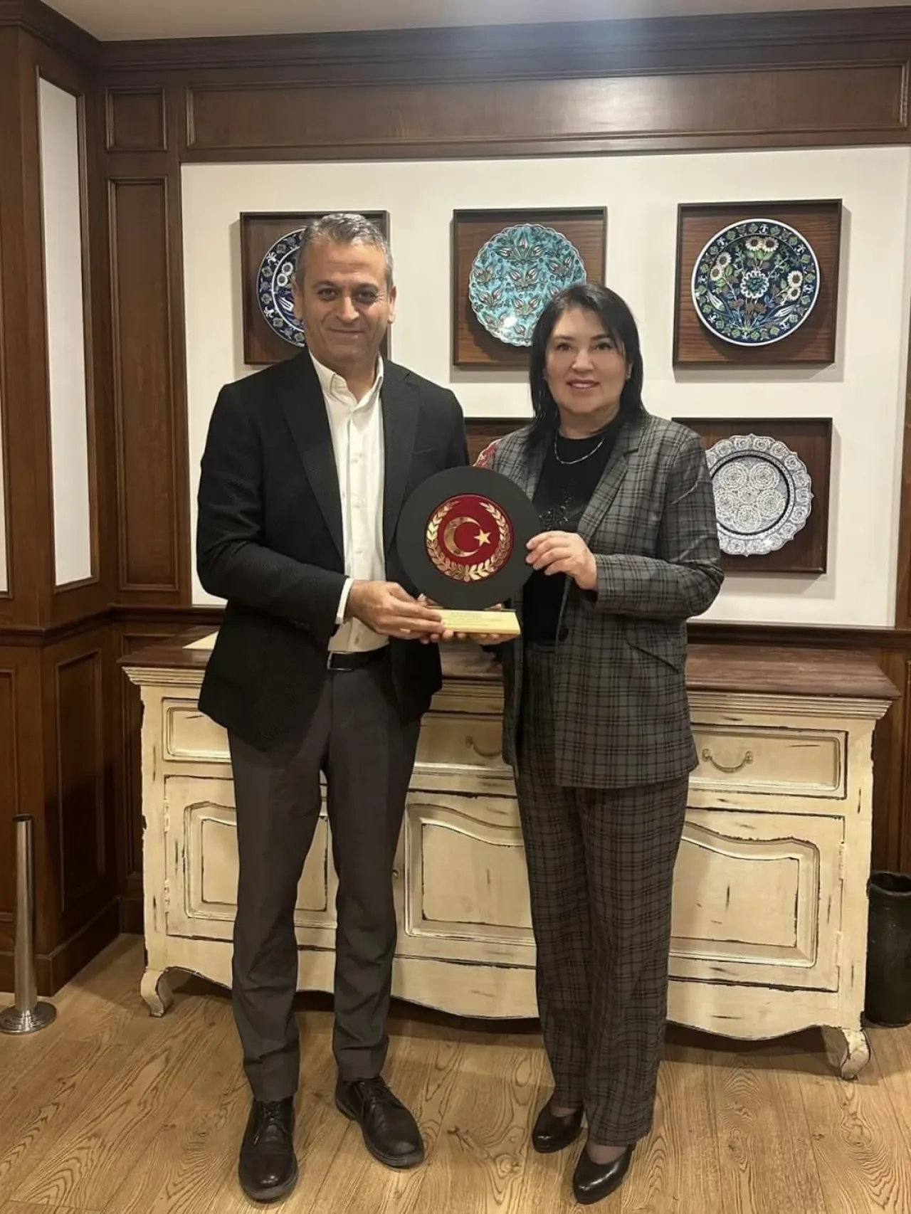 AK Parti Adana Milletvekili Sunay Karamık, Adana Tekstilkent'te İncelemelerde Bulundu AK Parti Adana Milletvekili Sunay Karamık, Adana Tekstilkent'te İncelemelerde Bulundu