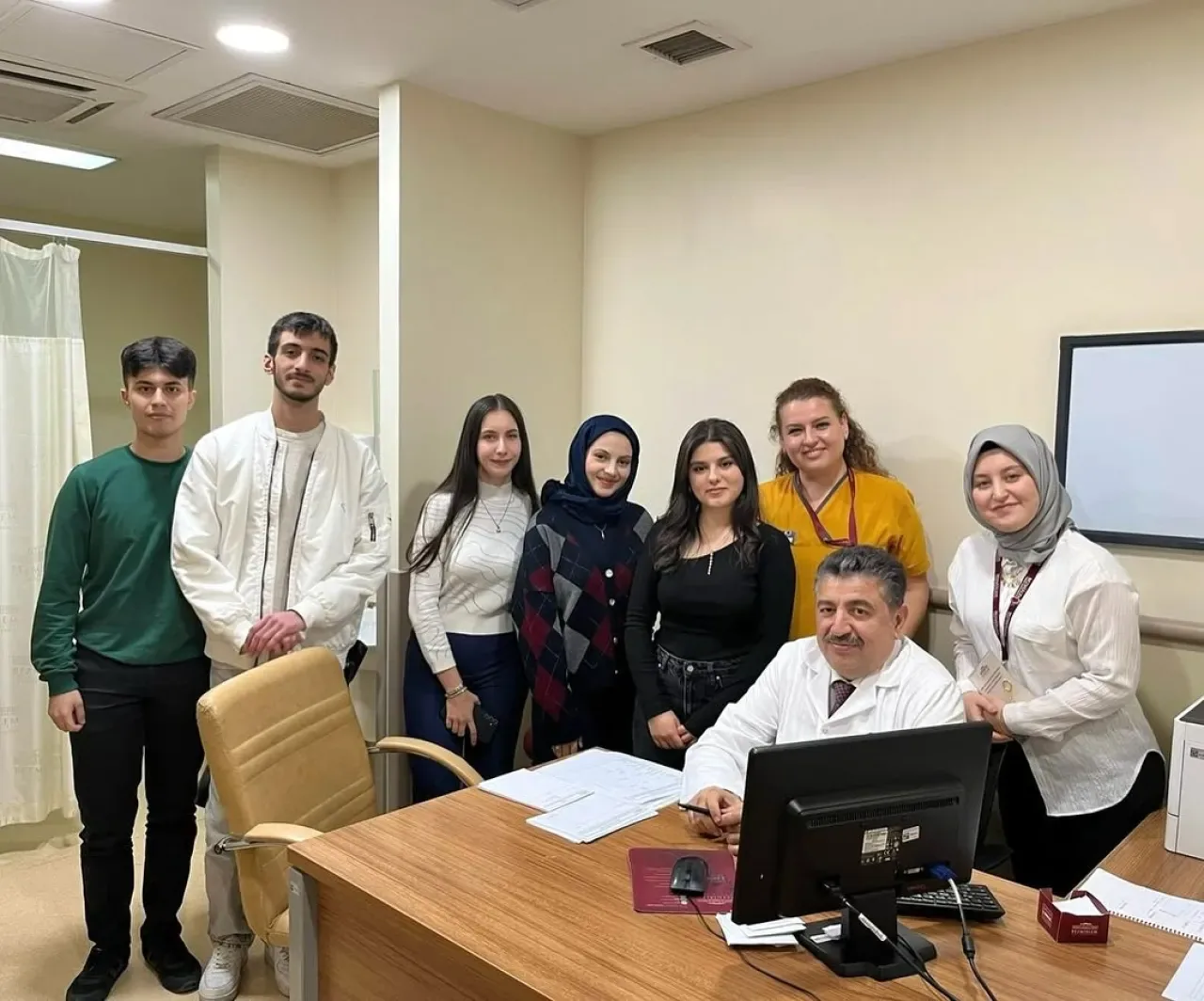 Bezmialem Vakıf Üniversitesi'nde Tıbbi Sekreterler Günü Kutlaması Bezmialem Vakıf Üniversitesi'nde Tıbbi Sekreterler Günü Kutlaması