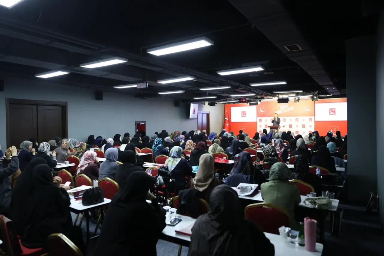 Saadet Partisi Genel Başkanı Mahmut Arıkan, Kadın Kolları Toplantısında Saadet Partisi Genel Başkanı Mahmut Arıkan, Kadın Kolları Toplantısında