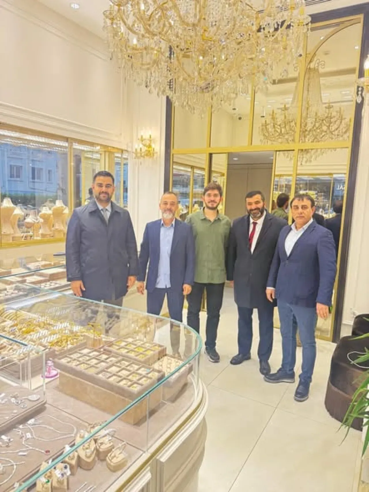 MHP Başakşehir'de Esnaf Ziyareti Gerçekleştirdi MHP Başakşehir'de Esnaf Ziyareti Gerçekleştirdi