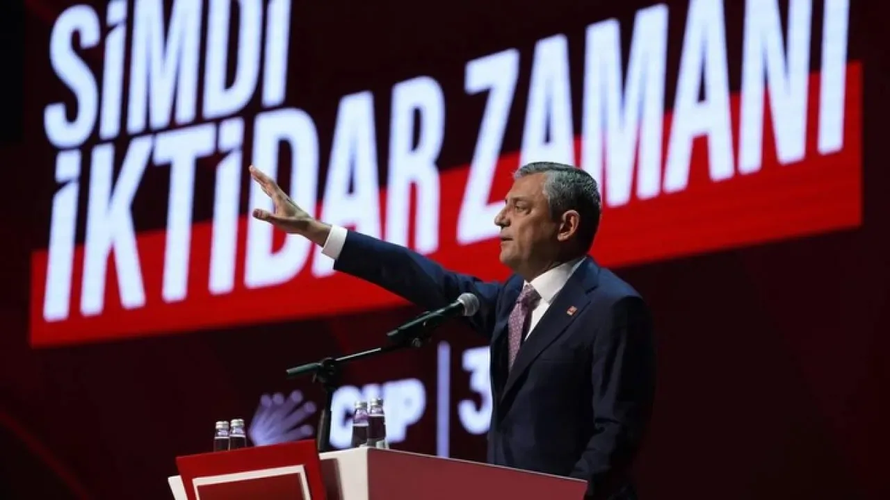 CHP Kurultayı'nda Özgür Özel Yeniden Genel Başkan Seçildi CHP Kurultayı'nda Özgür Özel Yeniden Genel Başkan Seçildi