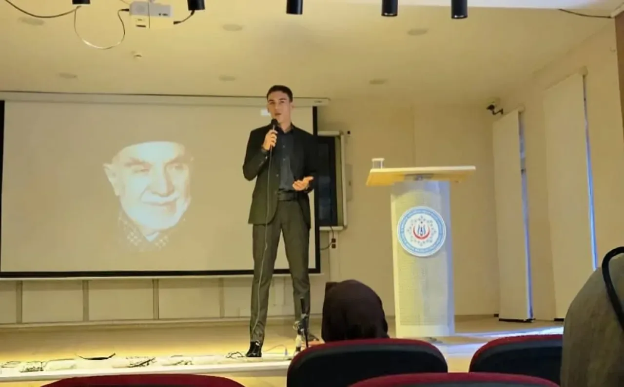 Beykoz'da Prof. Dr. Sabahattin Zaim Anısına Hitabet Yarışması Düzenlendi Beykoz'da Prof. Dr. Sabahattin Zaim Anısına Hitabet Yarışması Düzenlendi
