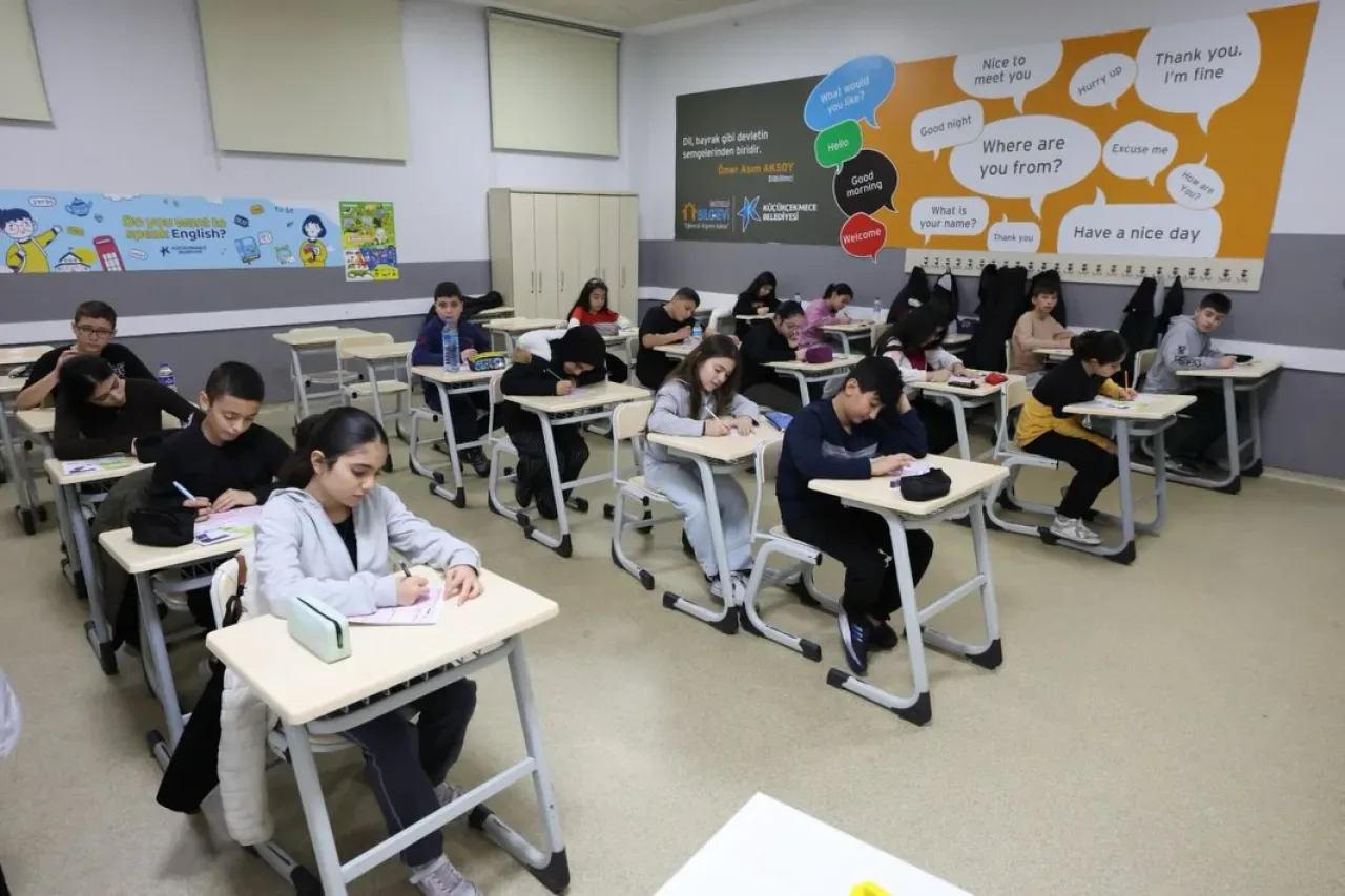 Küçükçekmece Belediyesi Bilgievleri, LGS'ye Hazırlanan Öğrenciler için Deneme Sınavları Düzenliyor Küçükçekmece Belediyesi Bilgievleri, LGS'ye Hazırlanan Öğrenciler için Deneme Sınavları Düzenliyor
