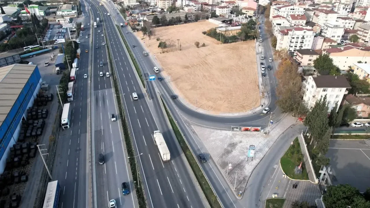 Gebze'de Trafik Akışını Rahatlatan Yeni Düzenleme: Eski Bağdat Caddesi ile Bağlantı Sağlandı Gebze'de Trafik Akışını Rahatlatan Yeni Düzenleme: Eski Bağdat Caddesi ile Bağlantı Sağlandı