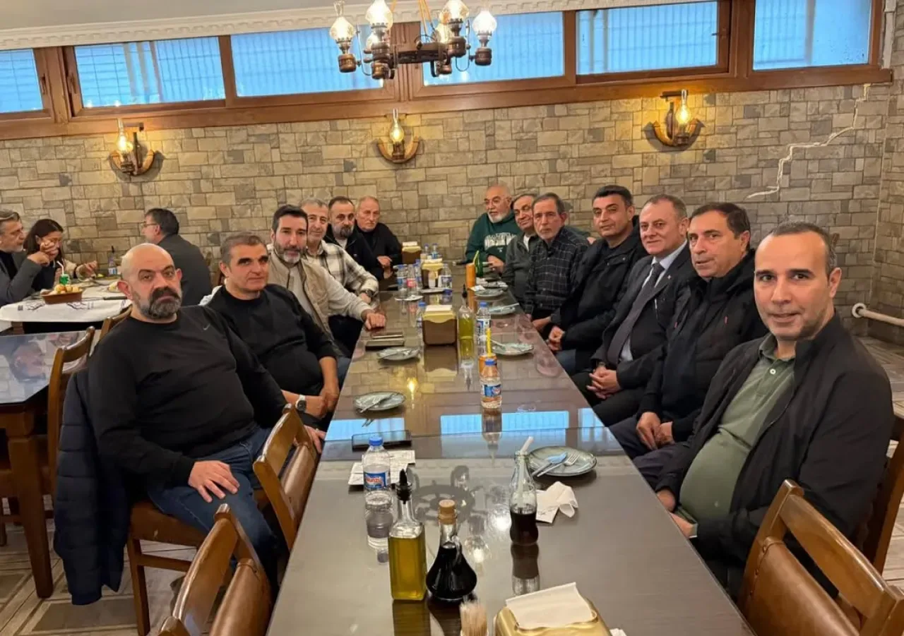Kağıthane Kaymakamı Yüksel Kara, Hürriyet Mahallesi Esnafı ile Bir Araya Geldi Kağıthane Kaymakamı Yüksel Kara, Hürriyet Mahallesi Esnafı ile Bir Araya Geldi