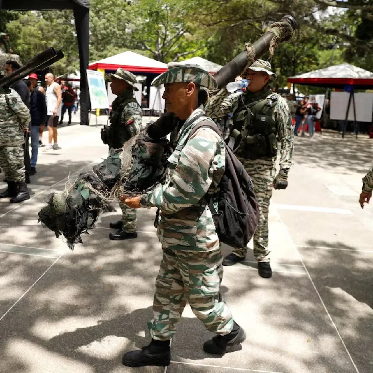 Venezuela, Kolombiya Sınırına Askeri Birlik Kaydırıyor Venezuela, Kolombiya Sınırına Askeri Birlik Kaydırıyor