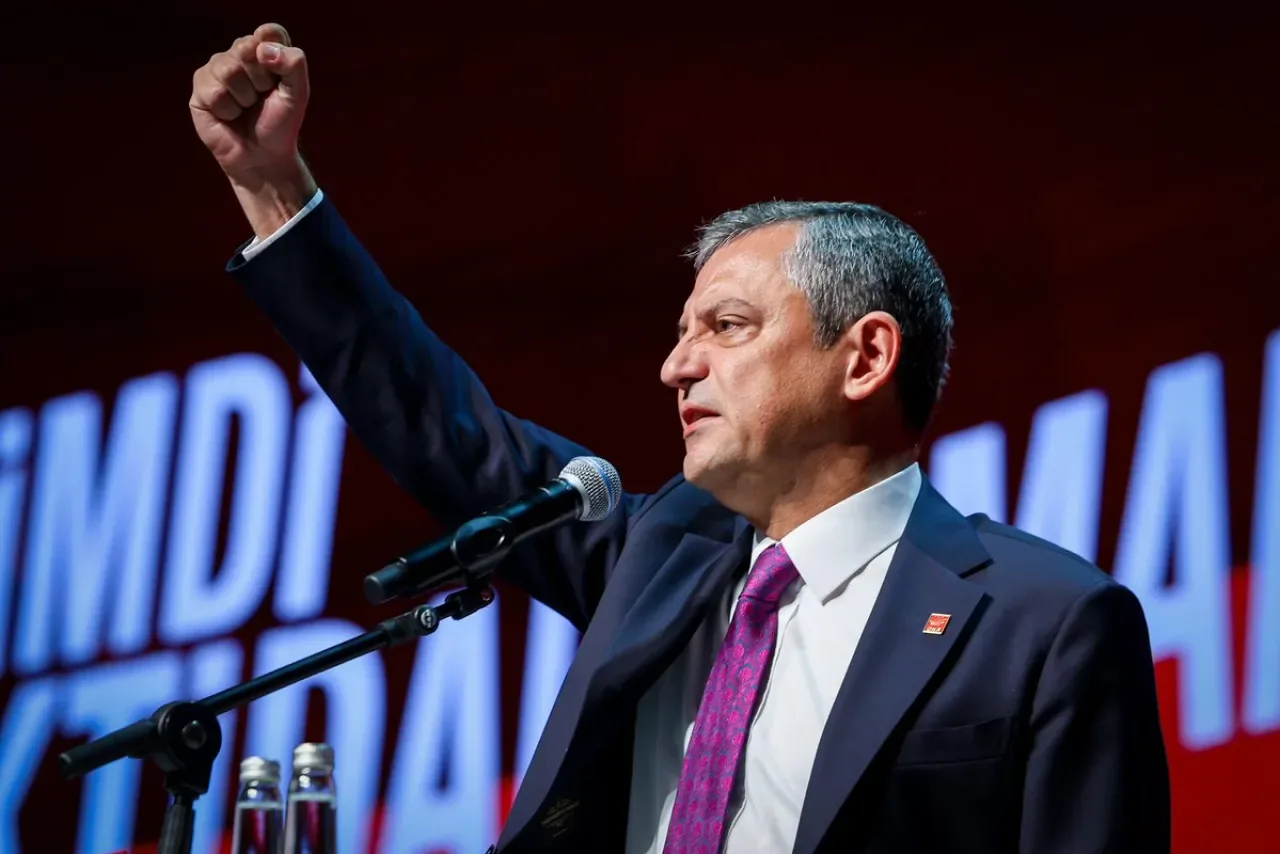 Ceyhan Belediye Başkanı Kadir Aydar, CHP Genel Başkanı Özgür Özel'i Tebrik Etti Ceyhan Belediye Başkanı Kadir Aydar, CHP Genel Başkanı Özgür Özel'i Tebrik Etti