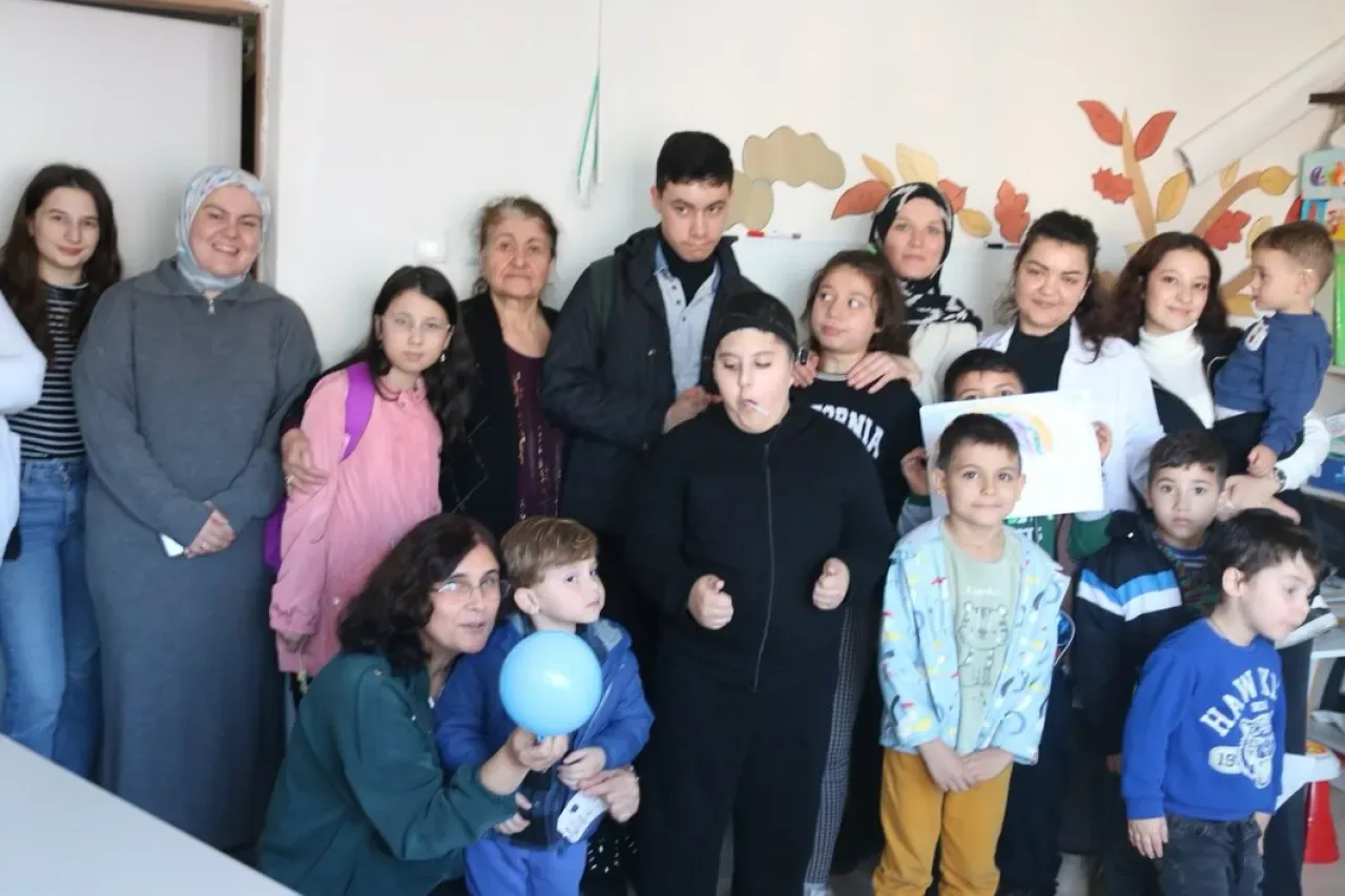 MHP Balıkesir, Özel Karagöz Rehabilitasyon Merkezi'ni Ziyaret Etti MHP Balıkesir, Özel Karagöz Rehabilitasyon Merkezi'ni Ziyaret Etti