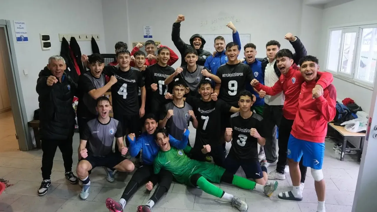 Beylikdüzü Spor Kulübü U17 Takımının Azim Dolu Mücadelesi Beylikdüzü Spor Kulübü U17 Takımının Azim Dolu Mücadelesi