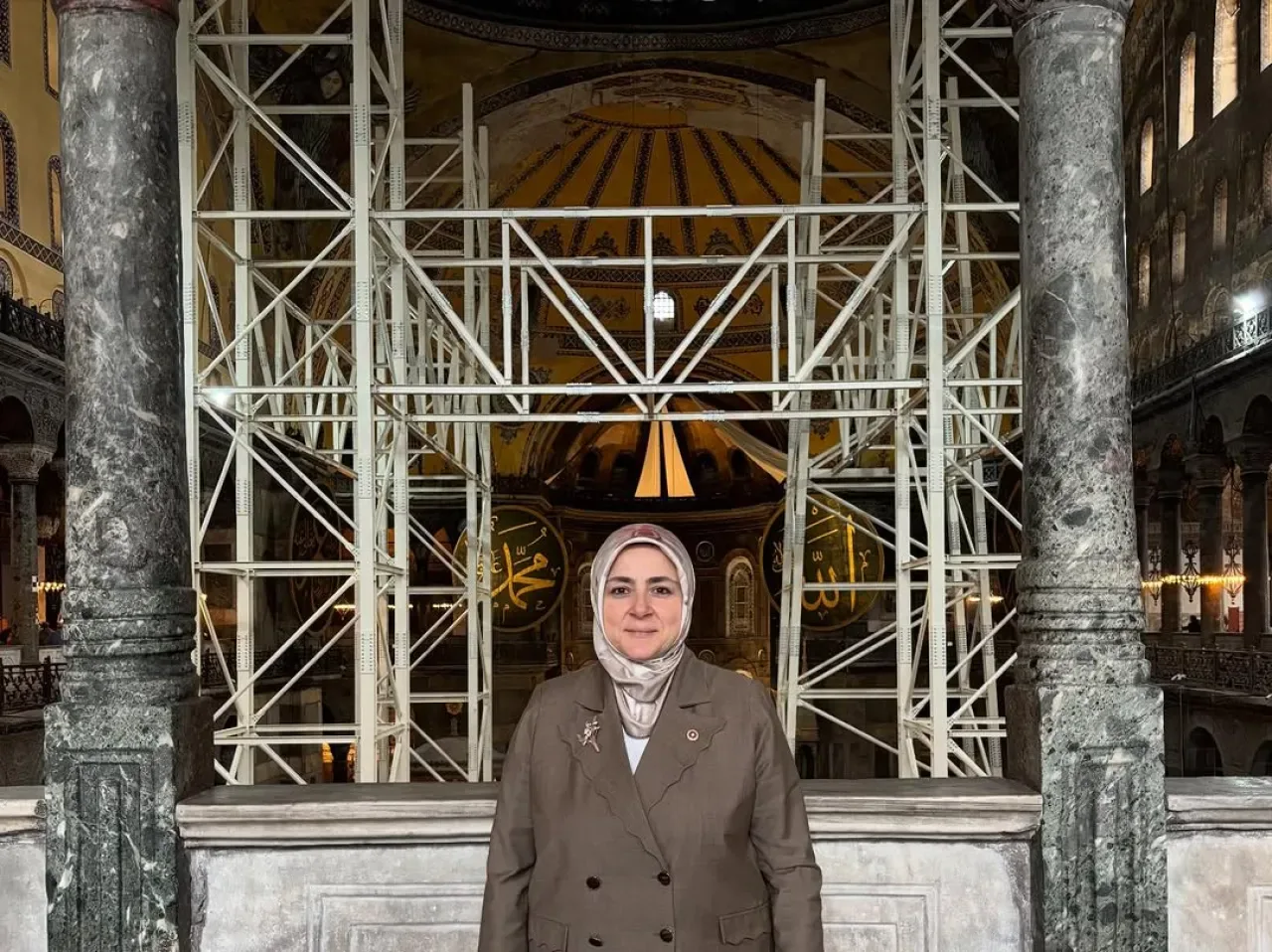 Ayasofya Camii'nde Restorasyon Çalışmaları Yerinde İncelendi Ayasofya Camii'nde Restorasyon Çalışmaları Yerinde İncelendi