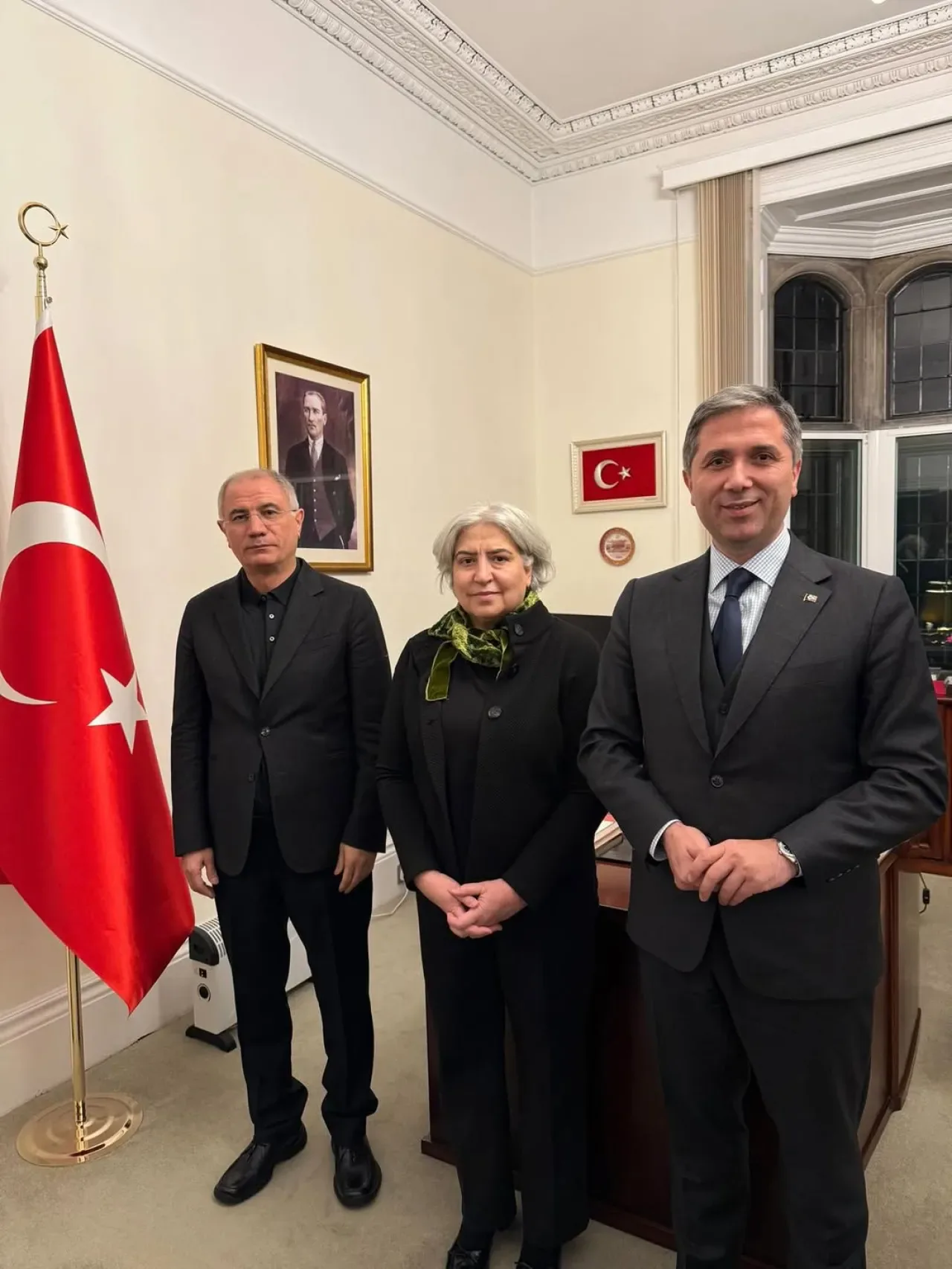 AK Parti İstanbul Milletvekili Zafer Sırakaya, İrlanda'da Vatandaşlarla Buluştu AK Parti İstanbul Milletvekili Zafer Sırakaya, İrlanda'da Vatandaşlarla Buluştu