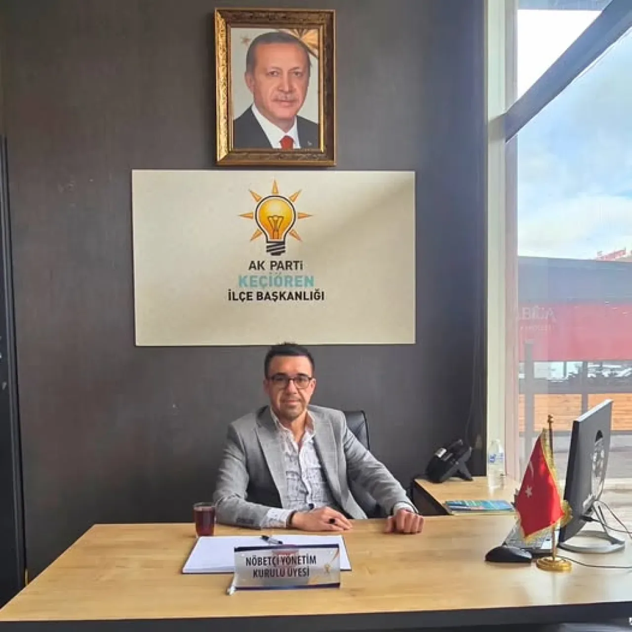 AK Parti Keçiören İlçe Başkanlığı'nda İbrahim Özdemir Nöbetçi Başkan Olarak Görevde AK Parti Keçiören İlçe Başkanlığı'nda İbrahim Özdemir Nöbetçi Başkan Olarak Görevde